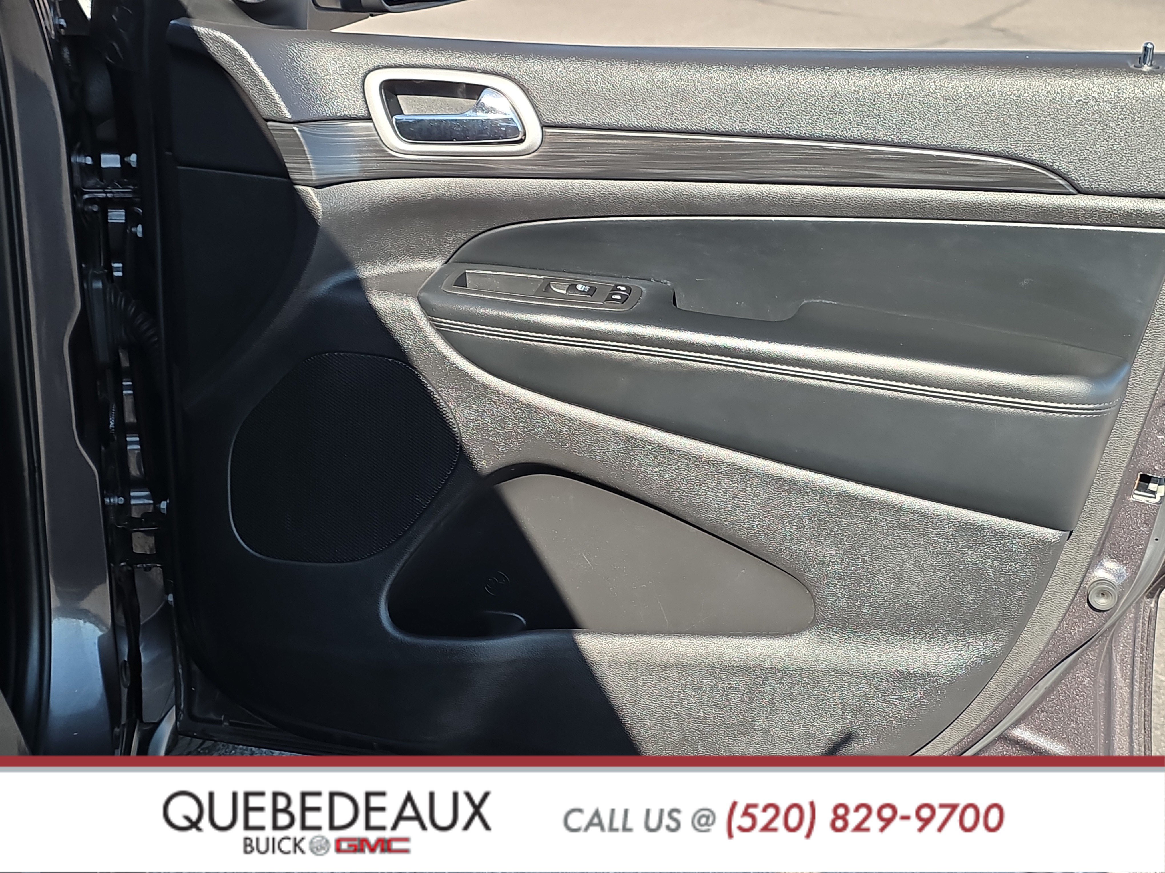 Used 2020 Jeep Grand Cherokee Laredo w/ Laredo X Package RWD image 25