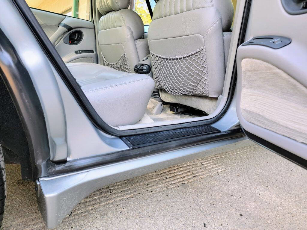 Used 1994 Pontiac Bonneville SSE FWD image 38