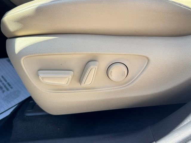 Used 2022 Toyota Highlander XLE image 10
