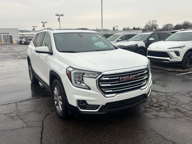 Certified 2023 GMC Terrain SLT w/ Infotainment Package II image 3