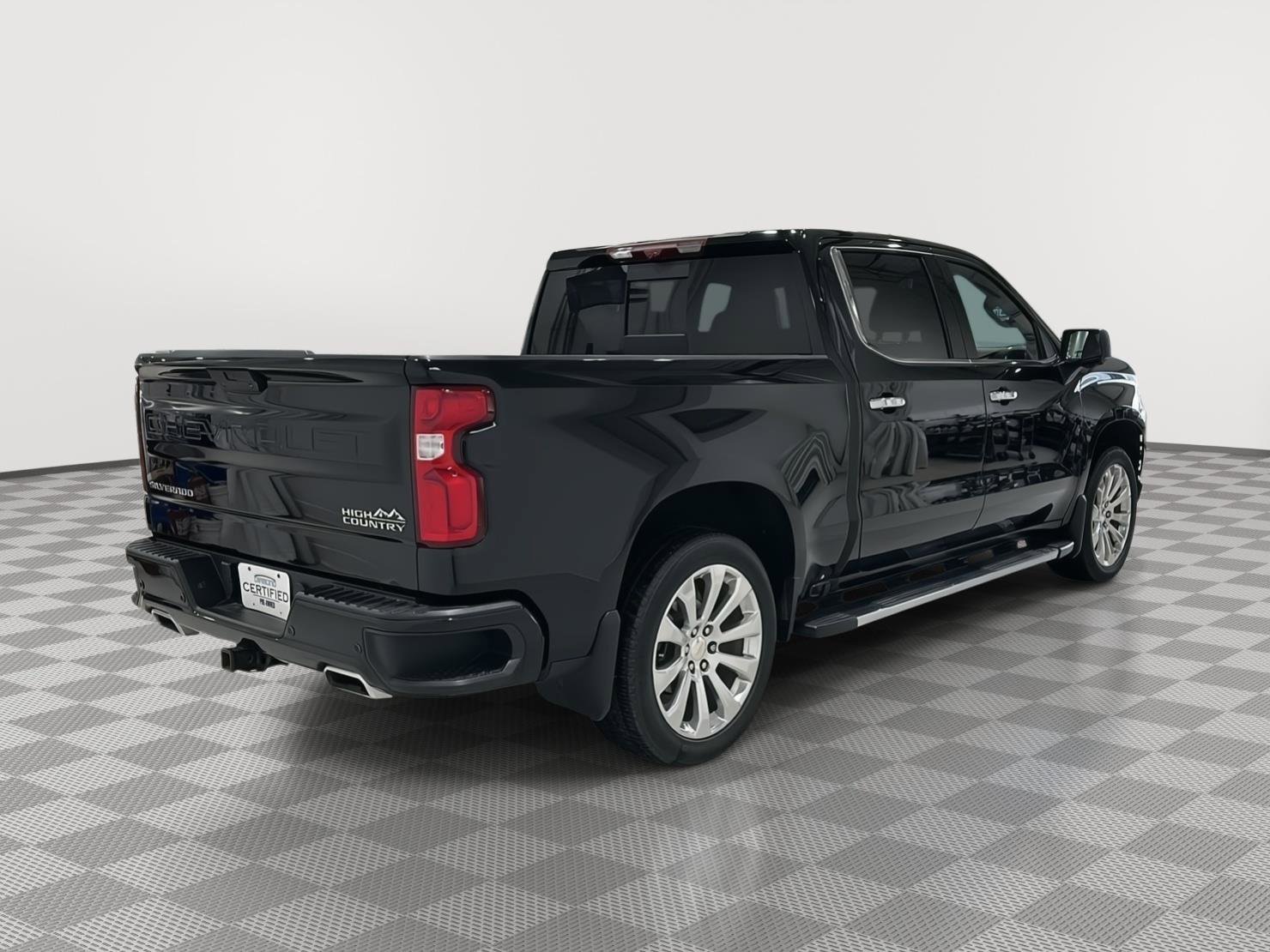 Used 2020 Chevrolet Silverado 1500 High Country w/ Technology Package AWD/4WD image 5