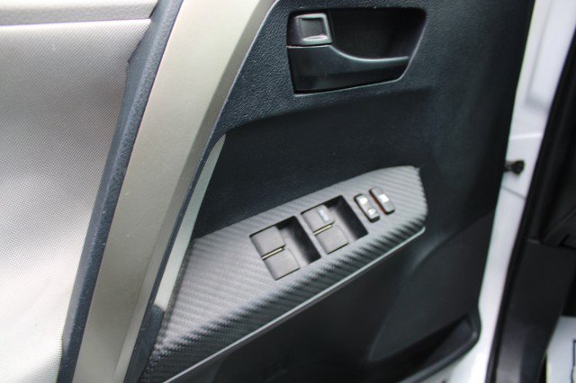 Used 2013 Toyota RAV4 LE FWD image 17