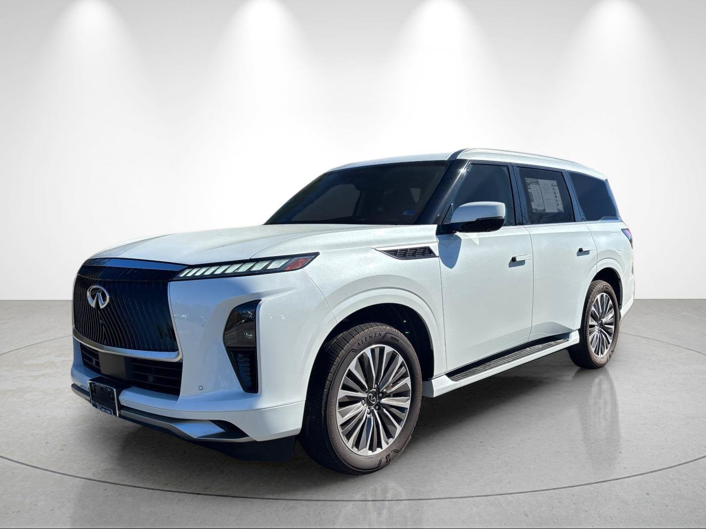 Used 2025 INFINITI QX80 Luxe AWD/4WD image 1
