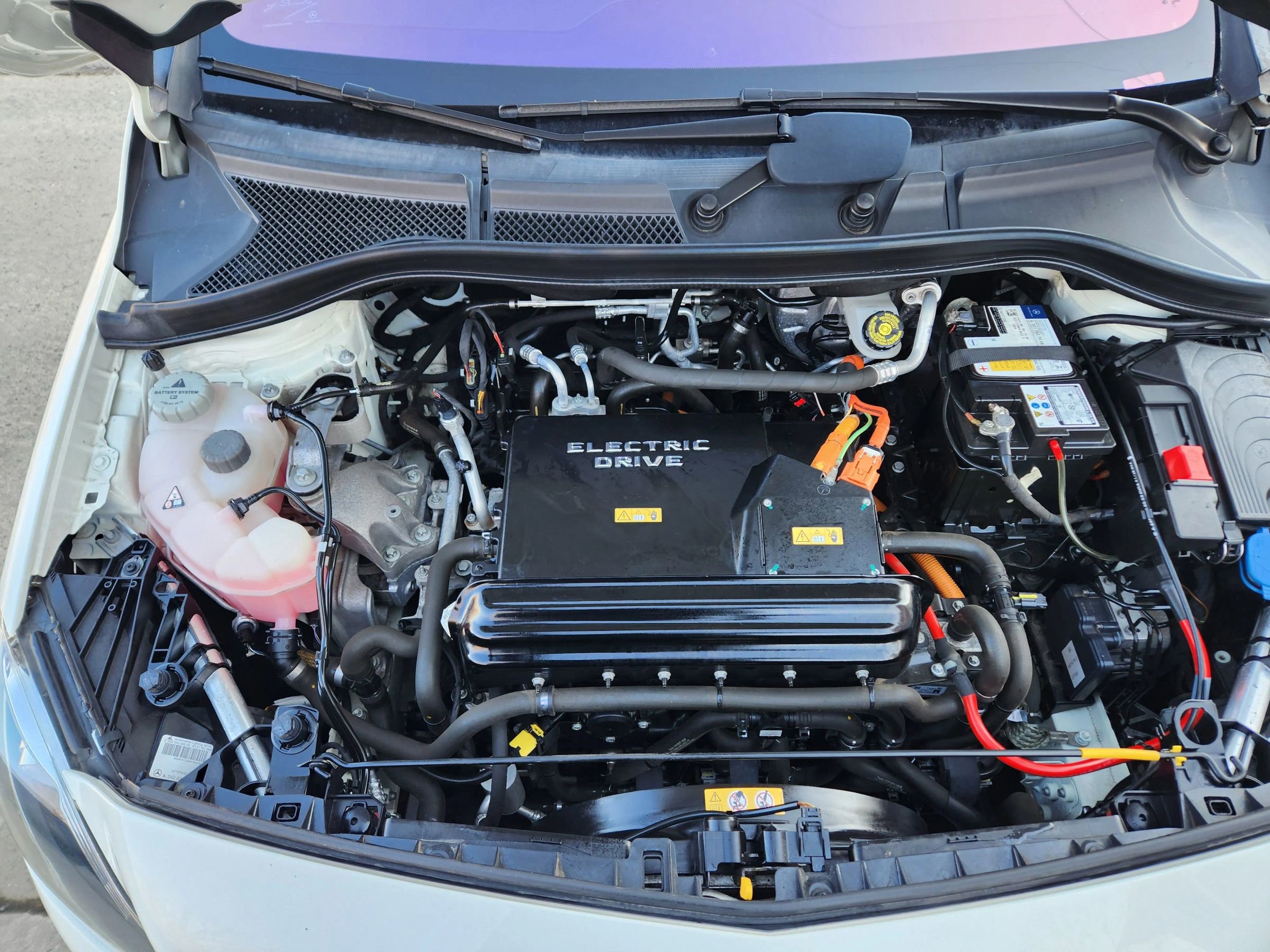 Used 2017 Mercedes-Benz B 250e image 36