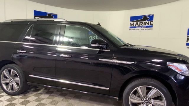 Used 2018 Lincoln Navigator Select AWD/4WD image 3