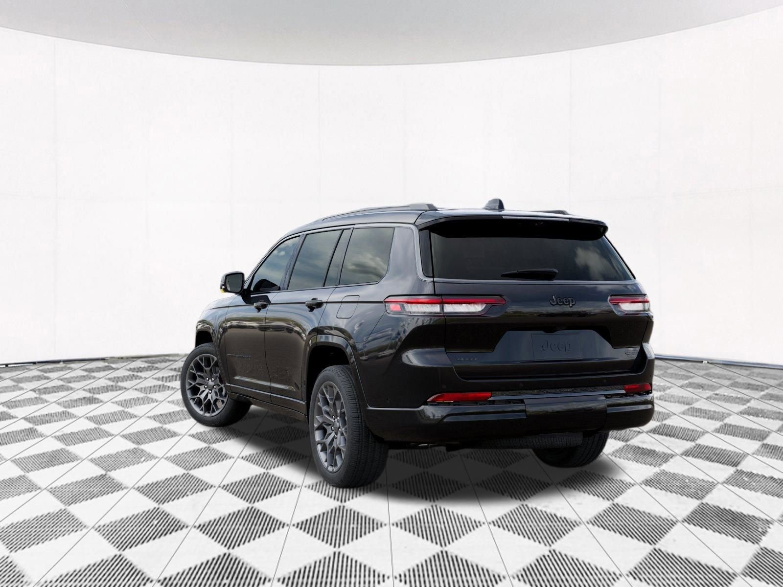 New 2026 Jeep Grand Cherokee L Summit image 4