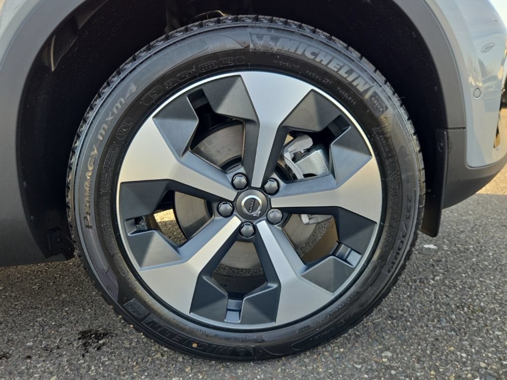 New 2026 Volvo XC40 B5 Plus w/ Protection Package Premier AWD/4WD image 10
