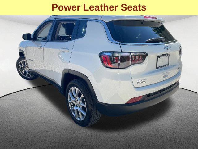 Used 2022 Jeep Compass Latitude w/ Sun and Sound Group AWD/4WD image 10