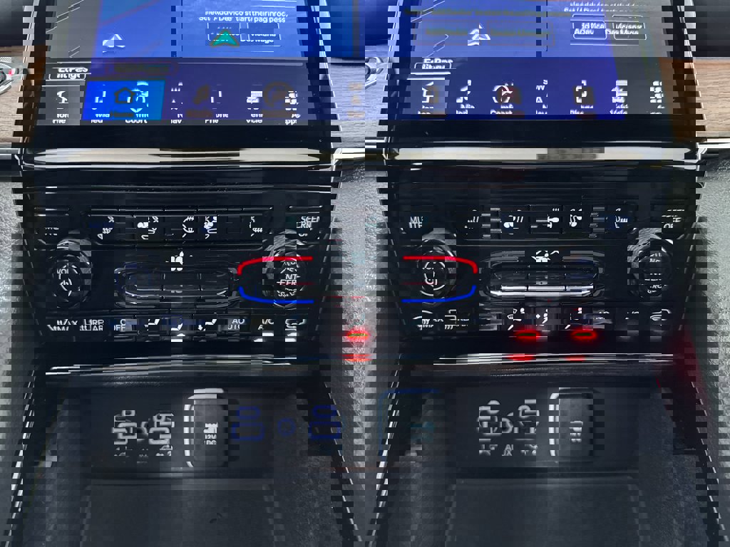 Used 2021 Jeep Grand Cherokee L Summit w/ Luxury Tech Group V image 24