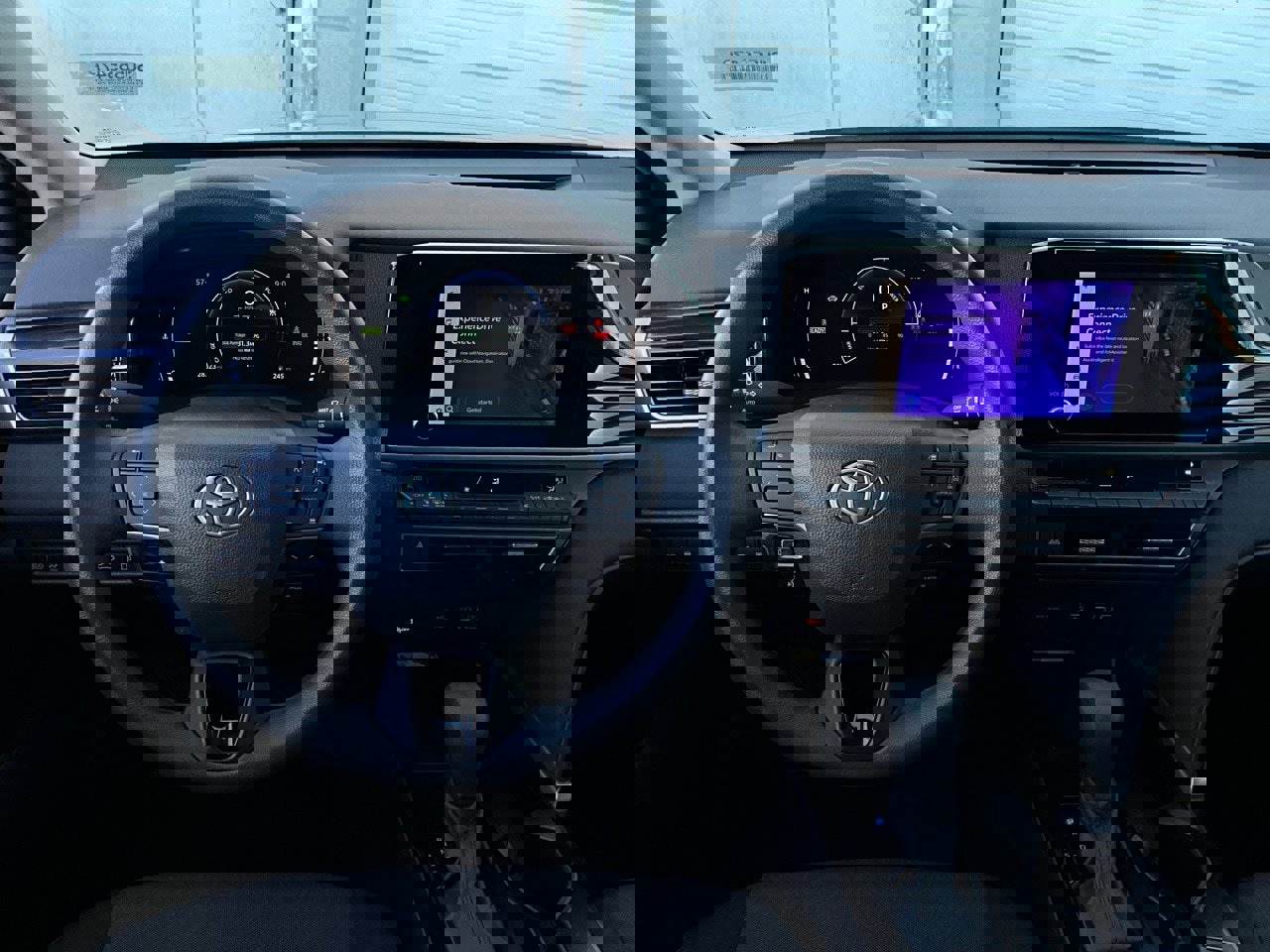 Used 2025 Toyota Camry LE image 13