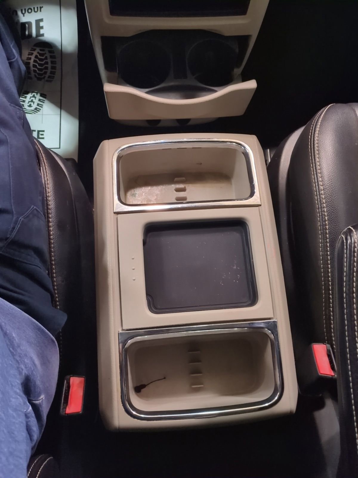 Used 2014 Chrysler Town & Country Touring image 20