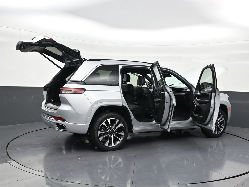 Used 2022 Jeep Grand Cherokee Overland AWD/4WD image 31