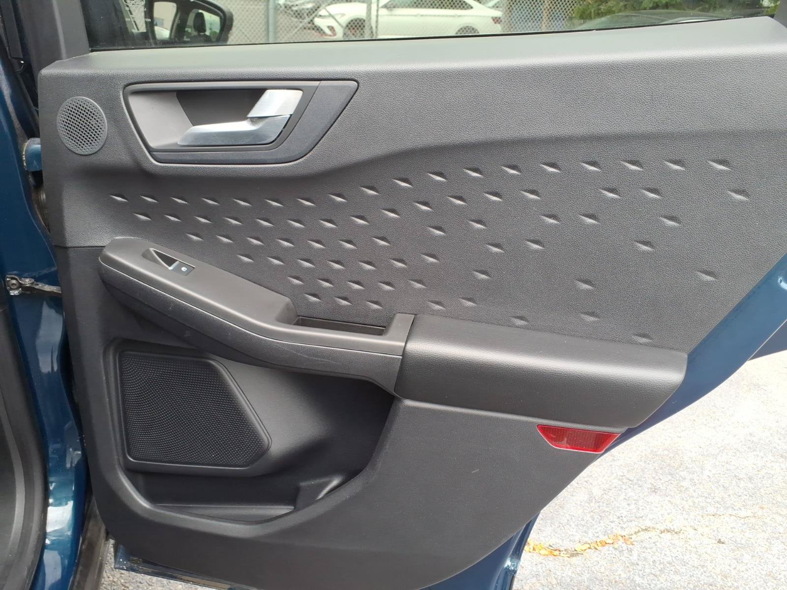 Used 2020 Ford Escape Titanium AWD/4WD image 8