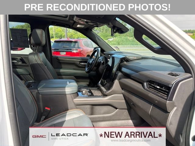 Used 2025 GMC Yukon AT4 AWD/4WD image 10