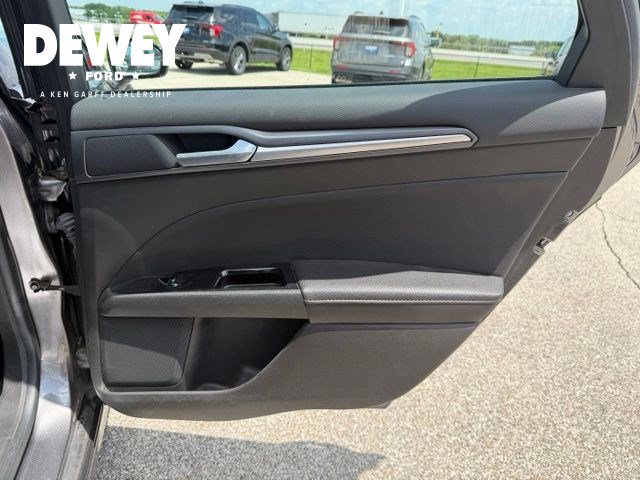 Used 2013 Ford Fusion Titanium FWD image 27