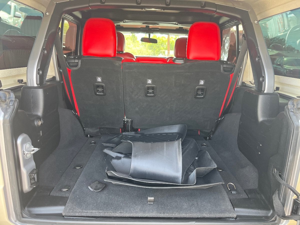 Used 2018 Jeep Wrangler Unlimited Sport AWD/4WD image 29