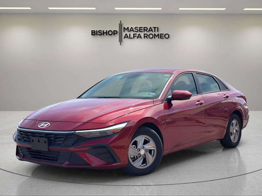 Used 2024 Hyundai Elantra SE FWD image 3