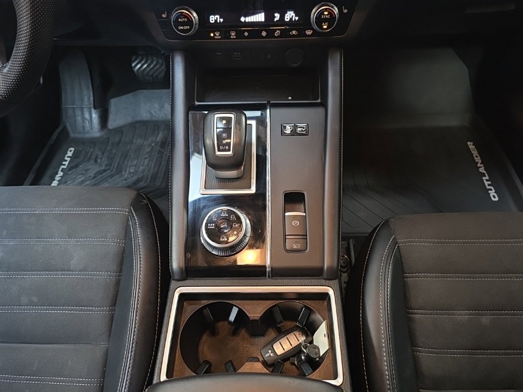 Used 2024 Mitsubishi Outlander SEL image 22