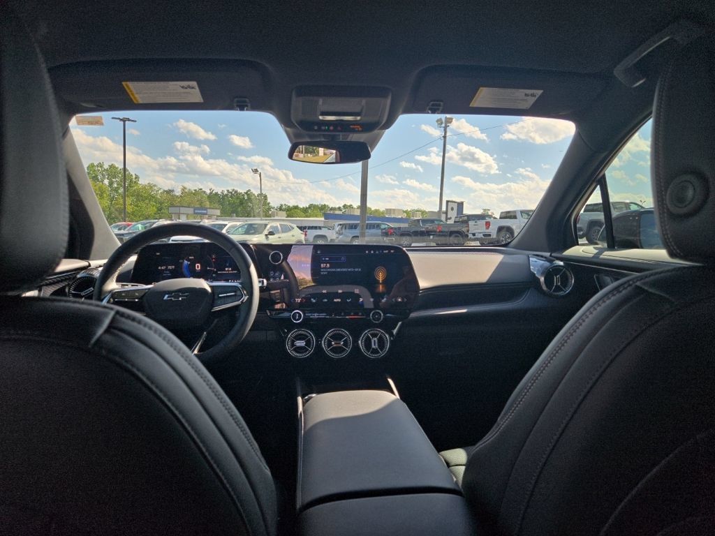 Certified 2025 Chevrolet Blazer EV LT AWD/4WD image 15