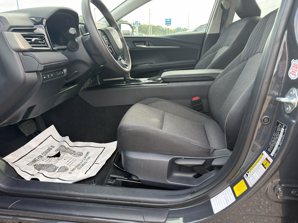 Used 2025 Toyota Camry LE FWD image 9