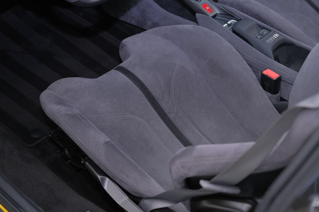 Used 2021 Ferrari F8 Tributo RWD image 18