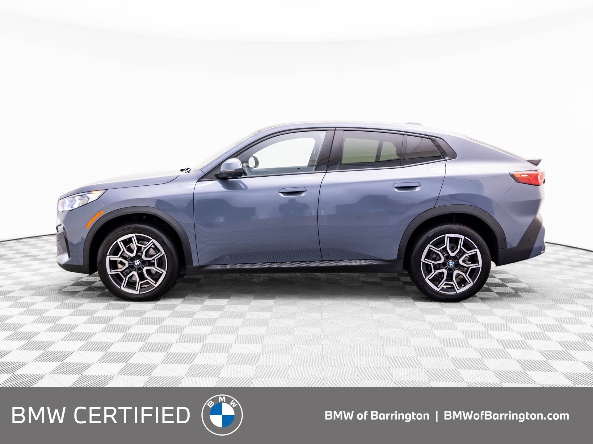 Used 2026 BMW X2 xDrive28i AWD/4WD image 2