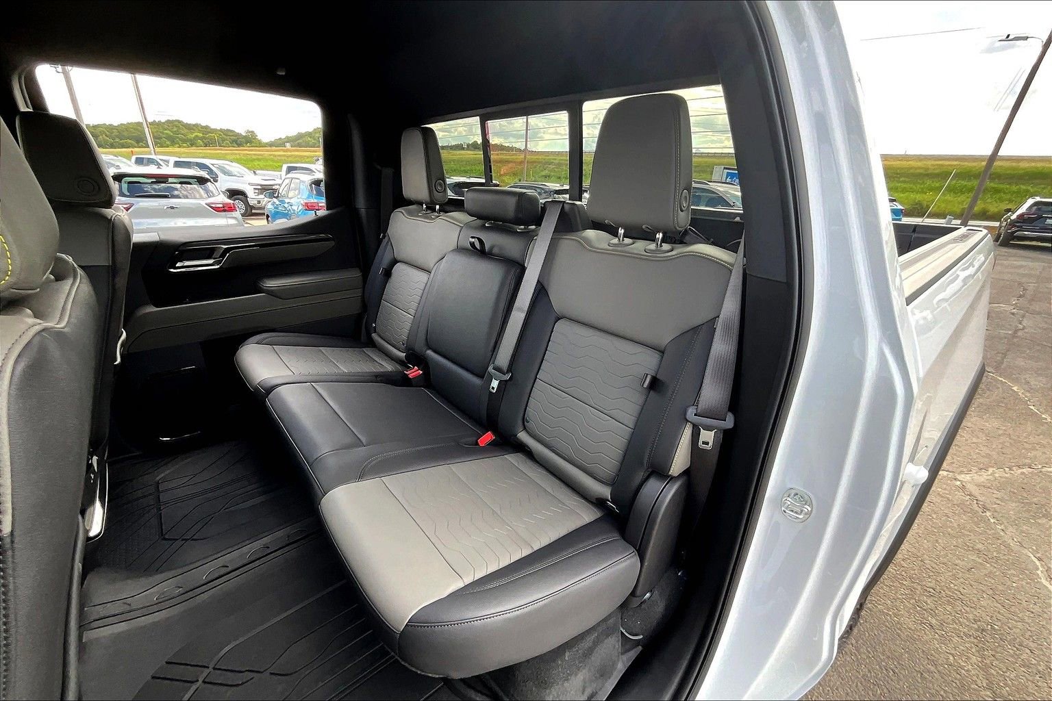 New 2026 Chevrolet Silverado 1500 ZR2 image 10