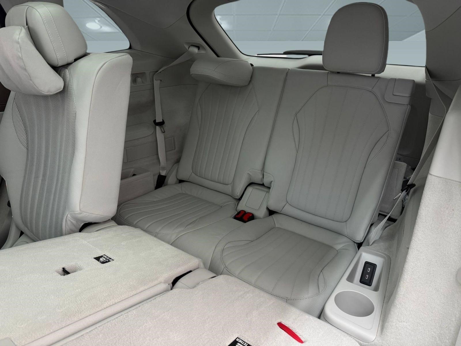 New 2027 Mercedes-Benz EQS 400 4MATIC SUV image 29
