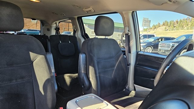 Used 2016 Dodge Grand Caravan SXT FWD image 21