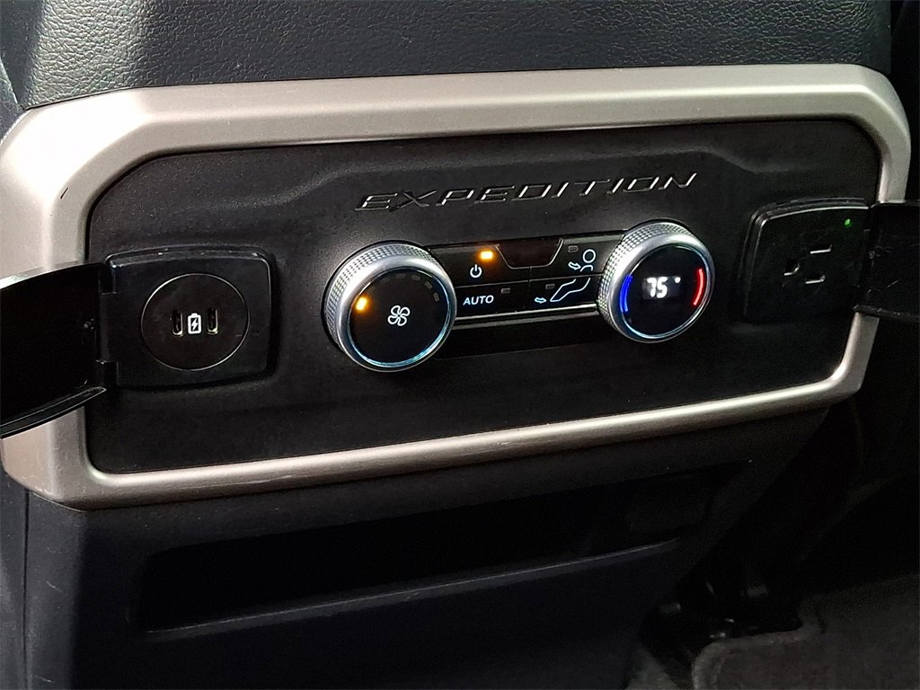 Used 2024 Ford Expedition Max XLT image 12