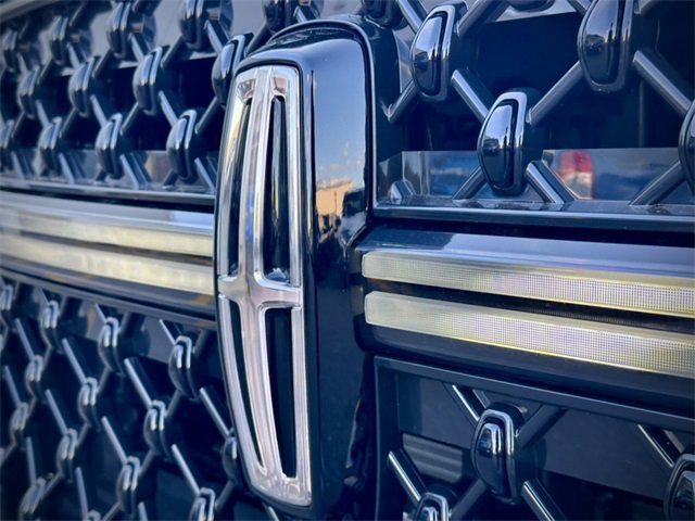 New 2025 Lincoln Navigator Reserve image 8