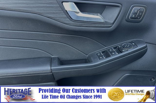 New 2024 Ford Escape SE w/ PHEV Premium Package FWD image 8