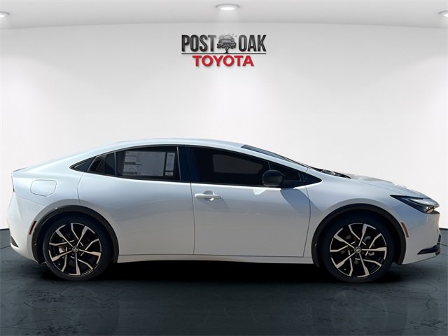 New 2026 Toyota Prius Plug-In Hybrid image 8