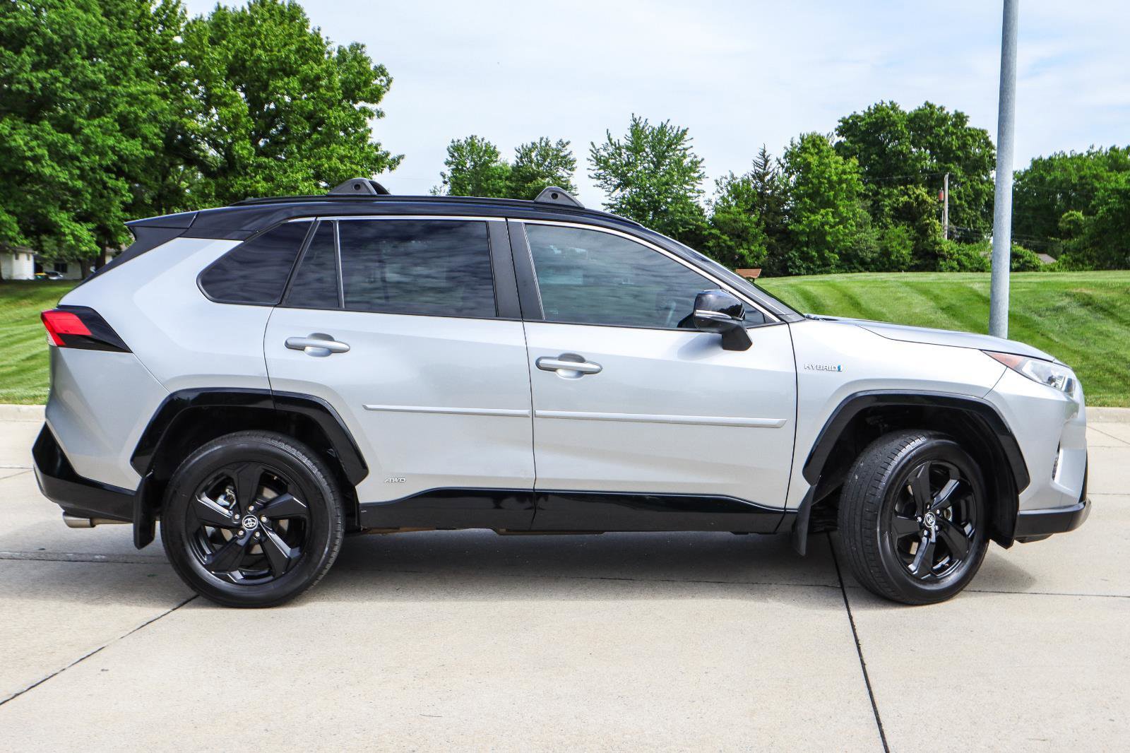 Used 2021 Toyota RAV4 XSE AWD/4WD image 5