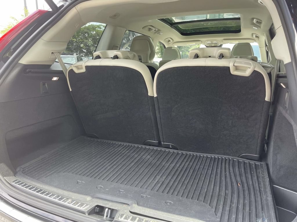 Used 2025 Volvo XC90 B5 Plus w/ Protection Package Premier AWD/4WD image 11