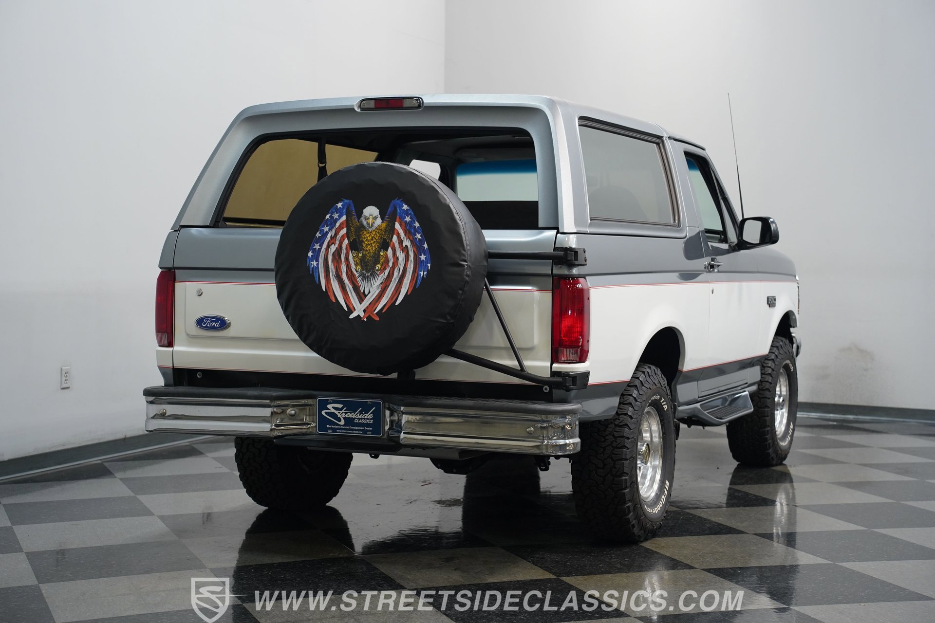 Used 1995 Ford Bronco XLT image 11