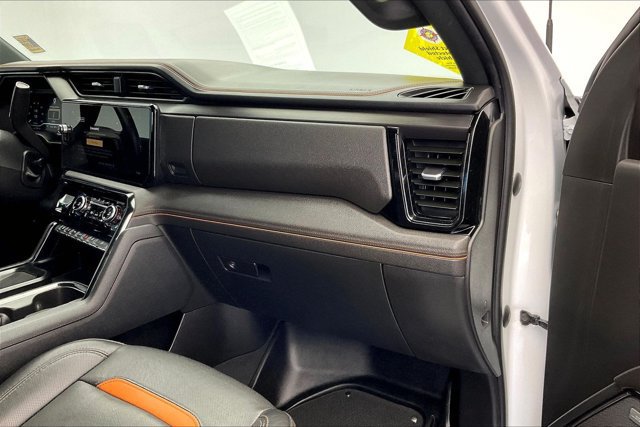 Used 2024 GMC Sierra 2500 AT4 w/ AT4 Premium Plus Package AWD/4WD image 15