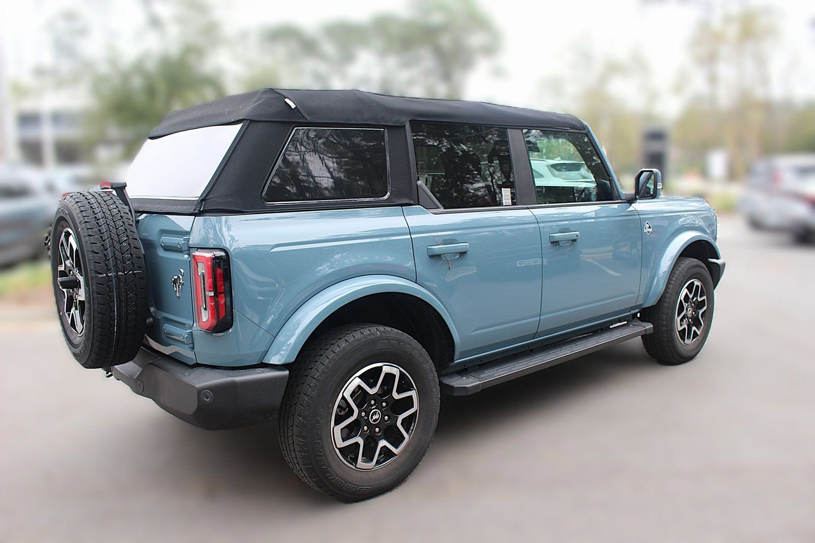 Used 2022 Ford Bronco Outer Banks image 9