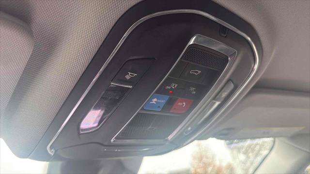 Used 2023 Jeep Grand Cherokee Limited w/ Black Appearance Package image 20