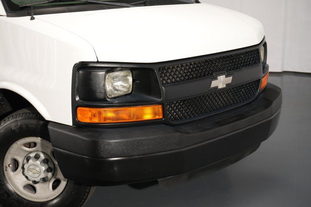 Used 2008 Chevrolet Express 3500 Extended Passenger RWD image 7