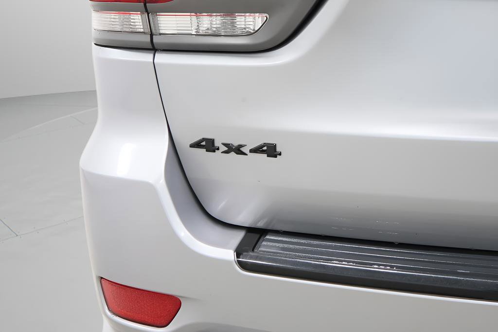 Used 2015 Jeep Grand Cherokee Altitude image 11