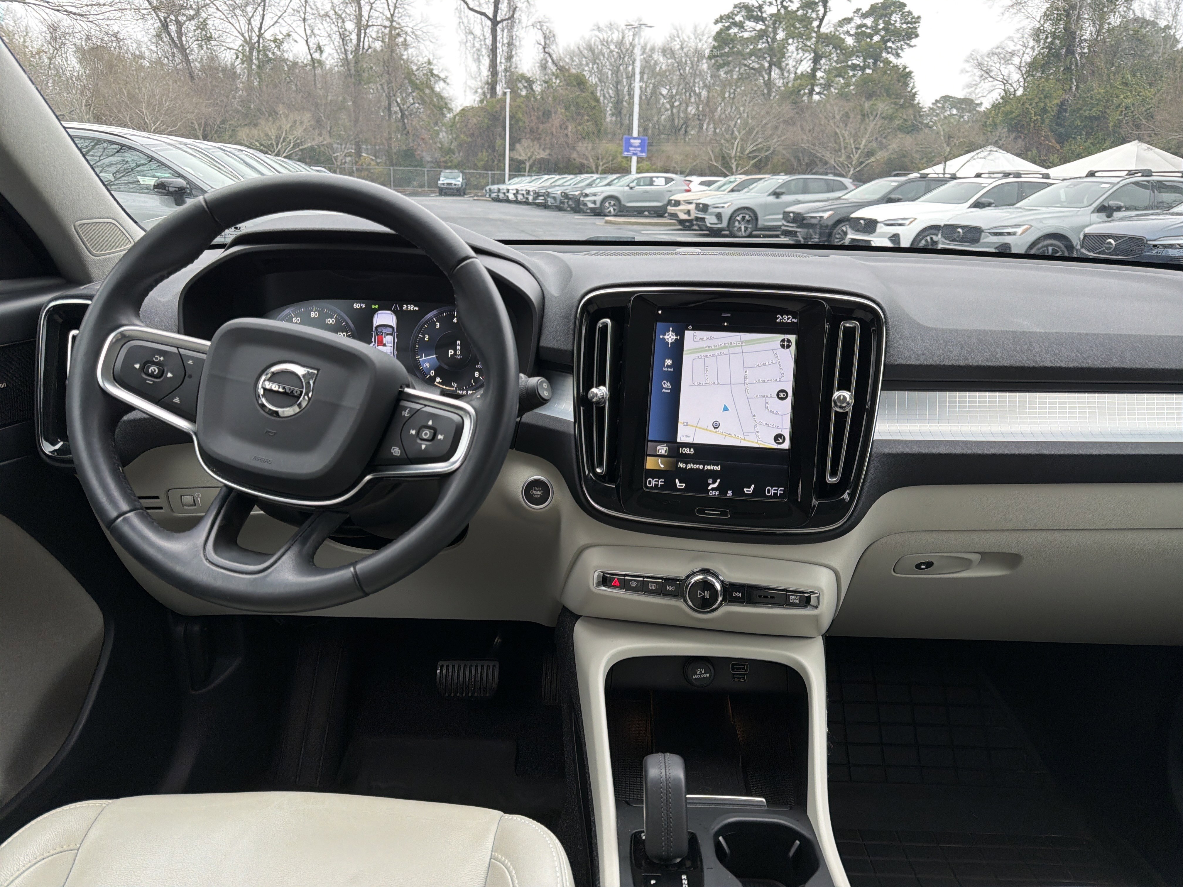 Used 2020 Volvo XC40 T5 Momentum w/ Protection Package Premier image 30