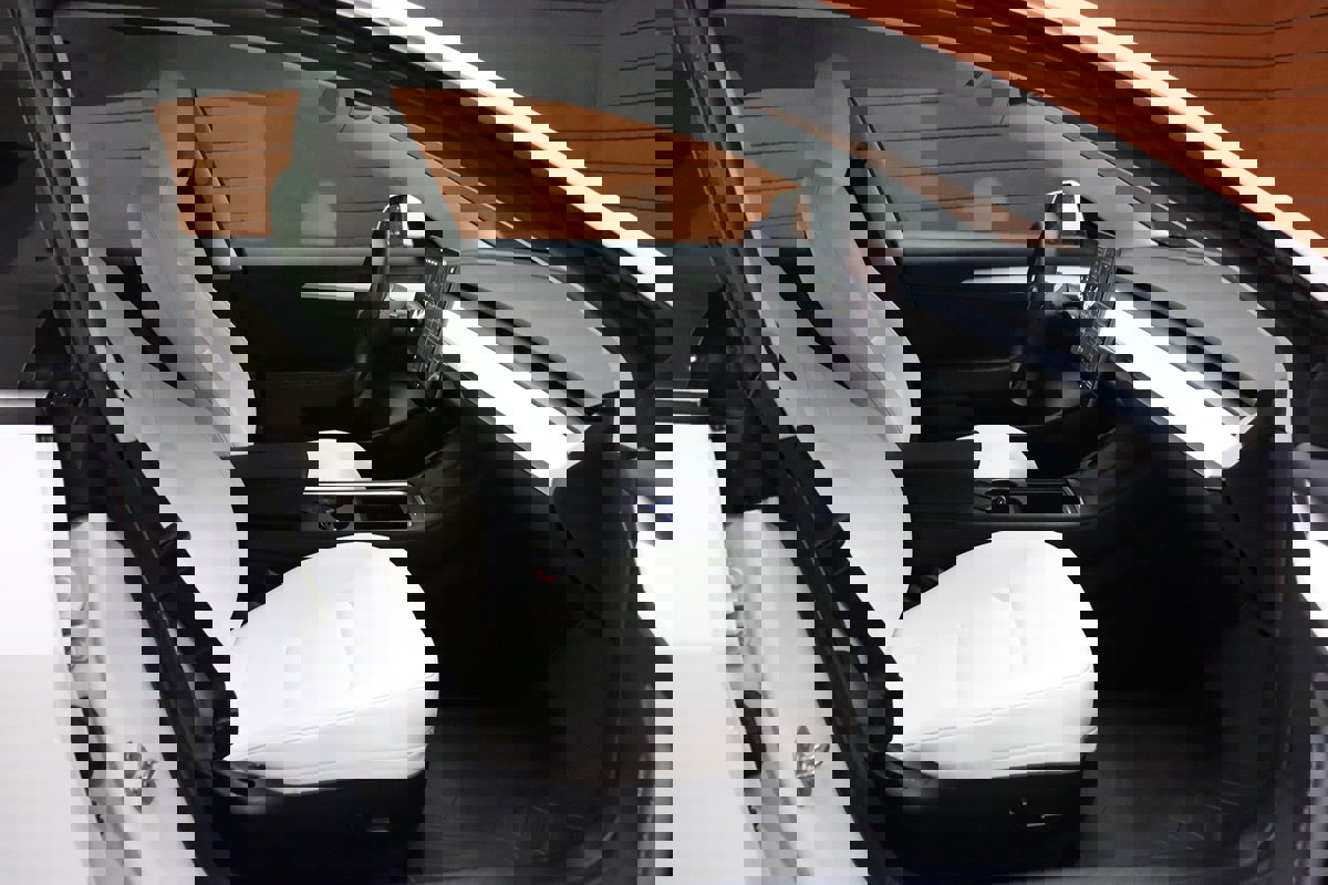Used 2023 Tesla Model 3 Standard Range image 57