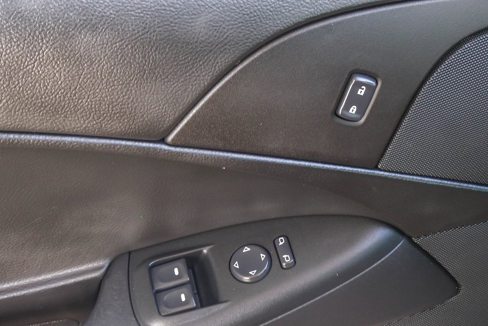 Used 2013 Chevrolet Corvette Coupe image 14