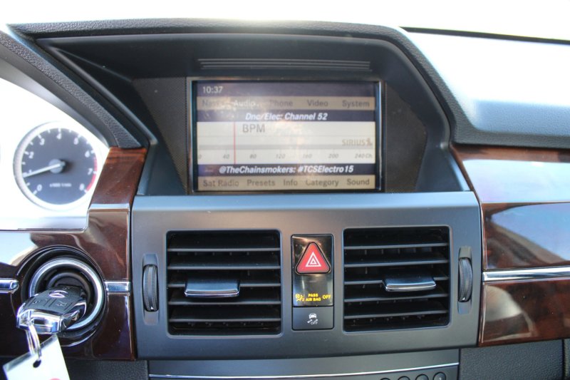 Used 2011 Mercedes-Benz GLK 350 2WD image 12