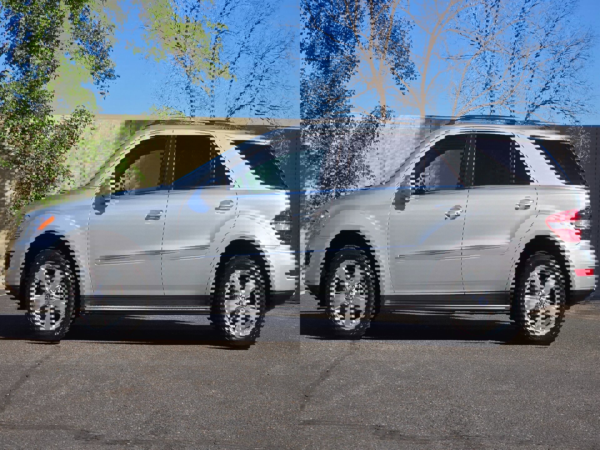 Used 2010 Mercedes-Benz ML 350 2WD image 7