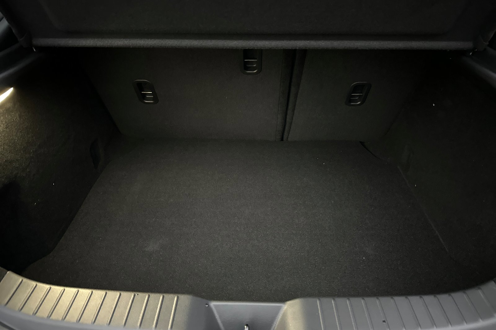 New 2026 MAZDA MAZDA3 Hatchback w/Premium Plus Pkg image 16