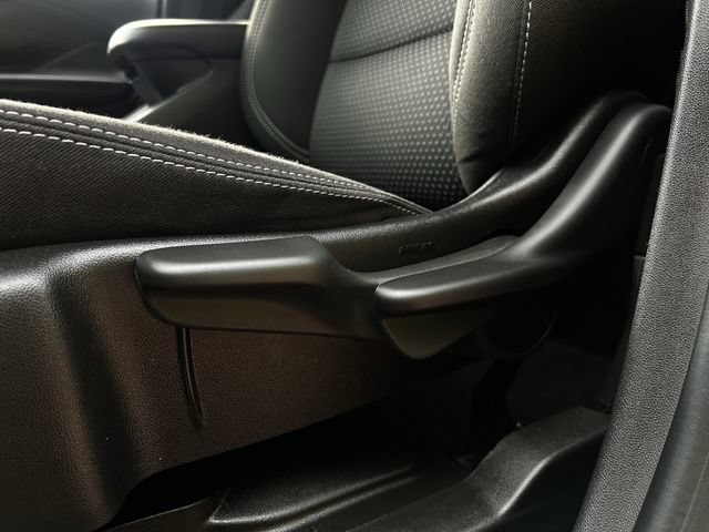 Used 2024 GMC Terrain SLE FWD image 27