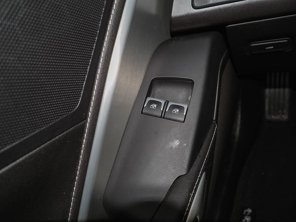 Used 2018 Chevrolet Corvette Stingray Coupe image 25