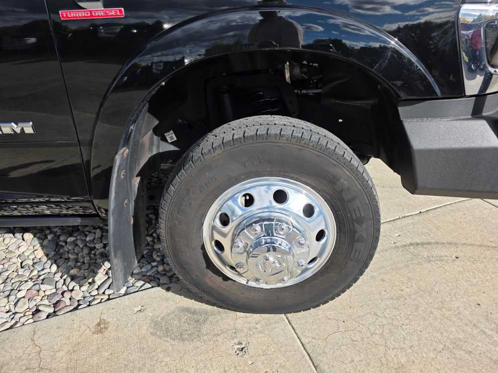 Used 2025 RAM 3500 Longhorn AWD/4WD image 13